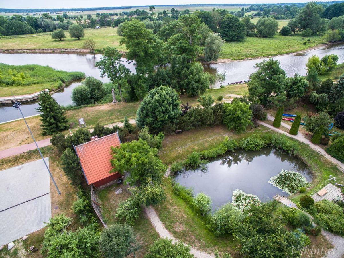 Rusnietis Pension Buitenkant foto