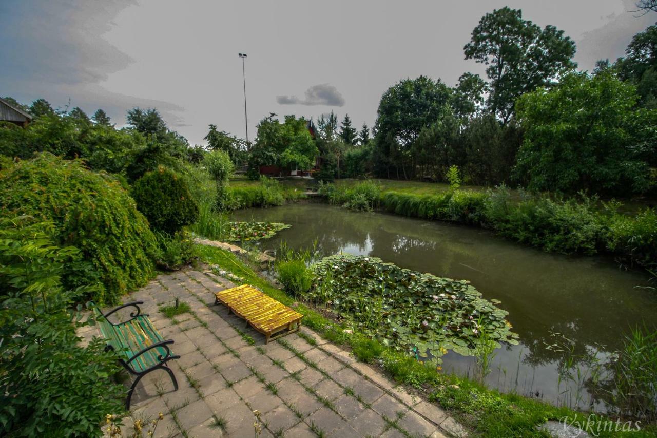 Rusnietis Pension Buitenkant foto